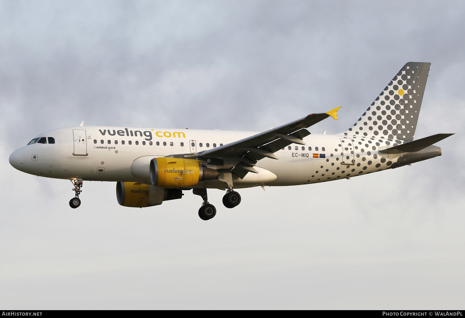 Aircraft Photo of EC-MIQ | Airbus A319-111 | Vueling Airlines | AirHistory.net #677635