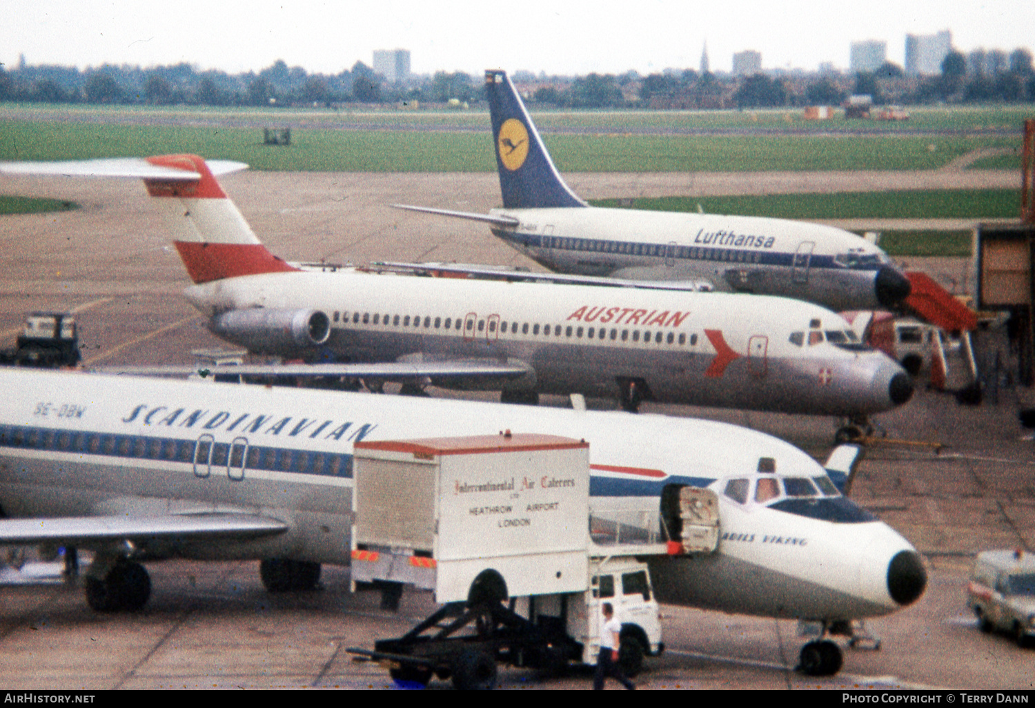 Aircraft Photo of OE-LDI | McDonnell Douglas DC-9-32 | Austrian Airlines | AirHistory.net #677688