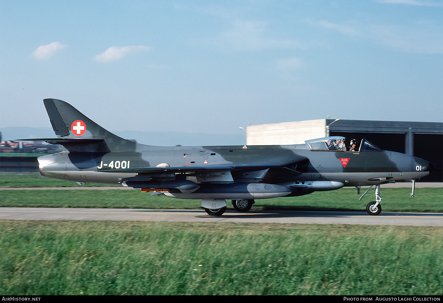 Aircraft Photo of J-4001 | Hawker Hunter F58 | Switzerland - Air Force | AirHistory.net #677711