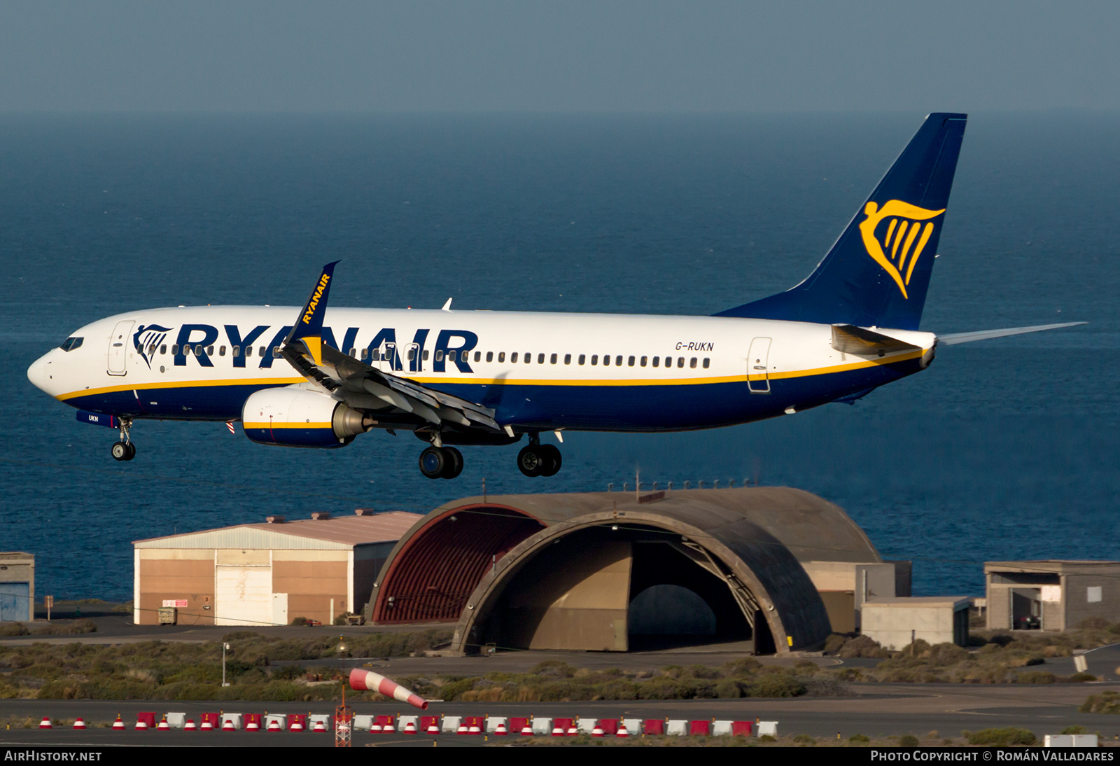 Aircraft Photo of G-RUKN | Boeing 737-8AS | AirHistory.net #677862