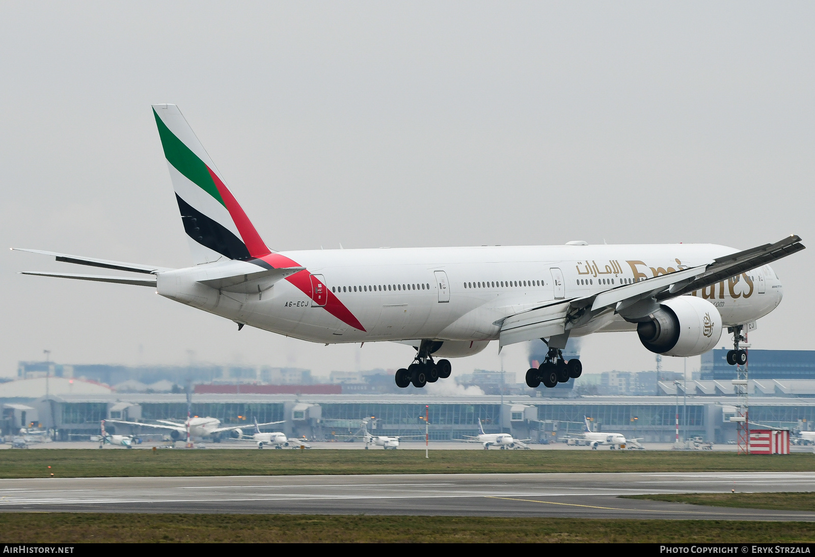 Aircraft Photo of A6-ECJ | Boeing 777-31H/ER | Emirates | AirHistory.net #677982