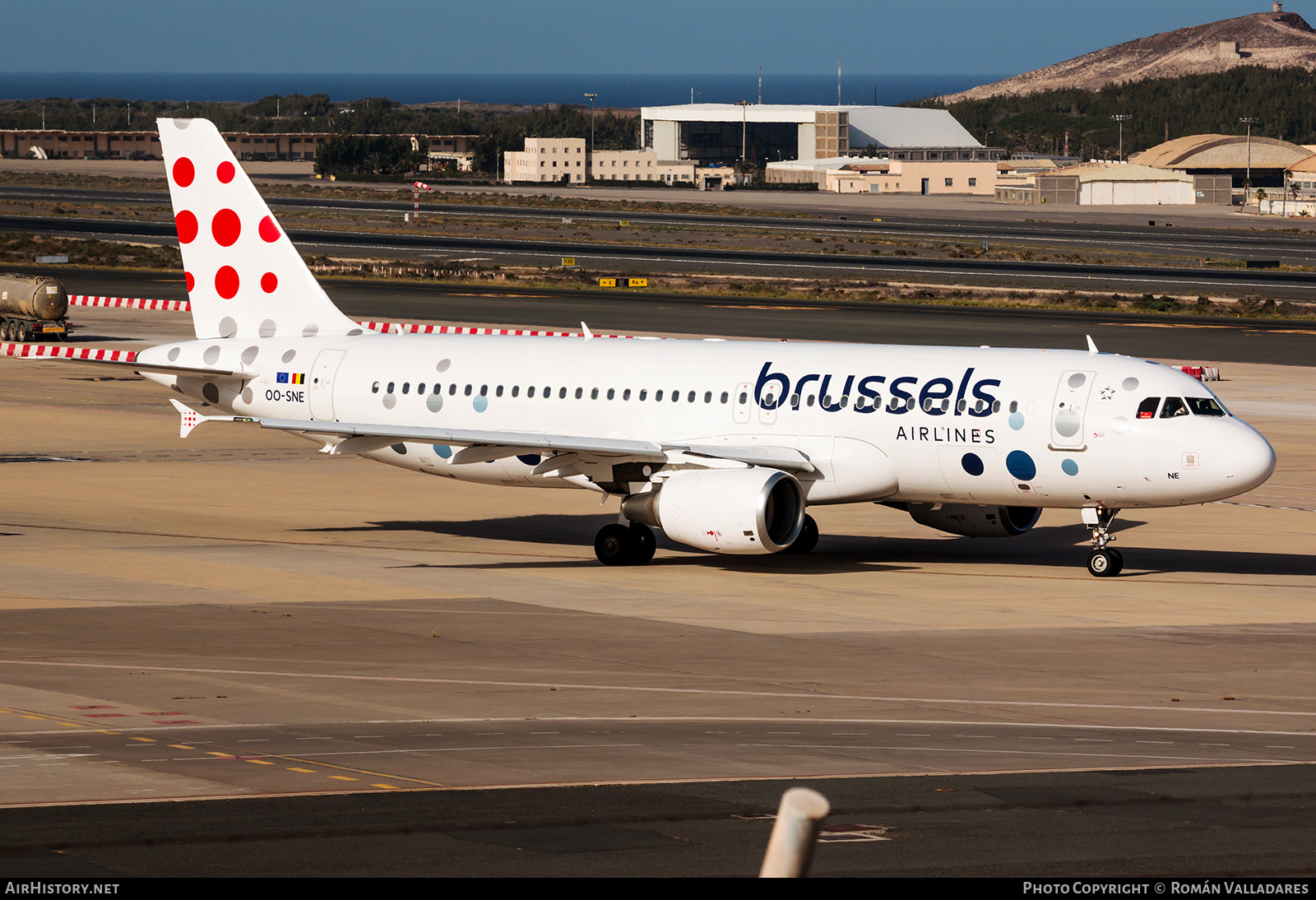 Aircraft Photo of OO-SNE | Airbus A320-214 | Brussels Airlines | AirHistory.net #678000