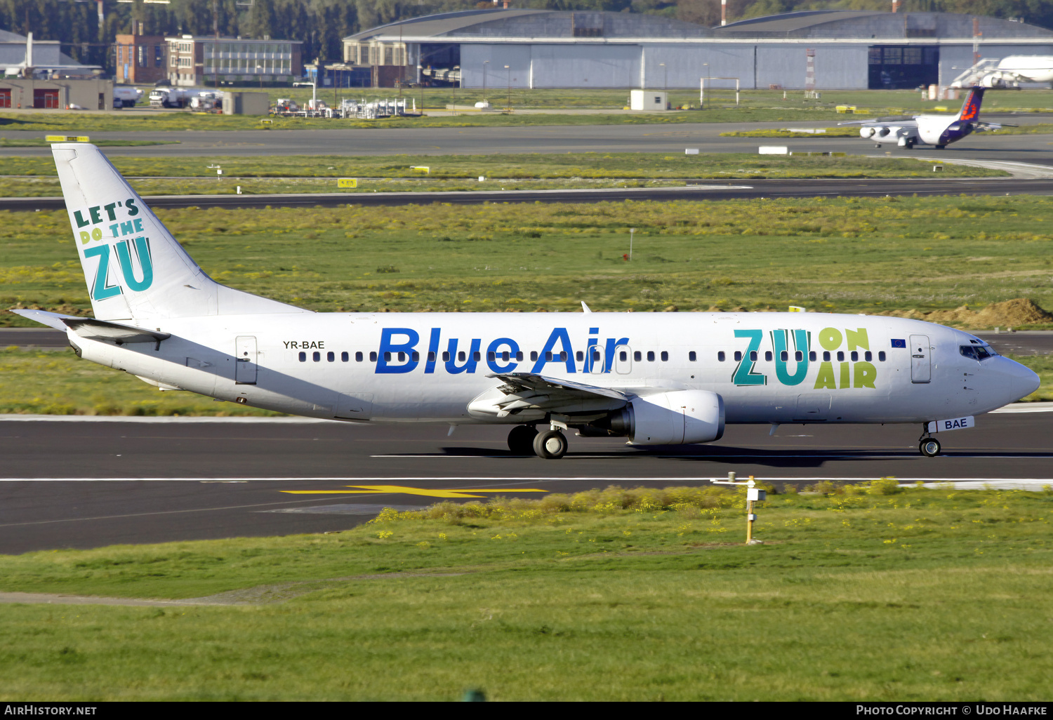 Aircraft Photo of YR-BAE | Boeing 737-46N | Blue Air | AirHistory.net #678033