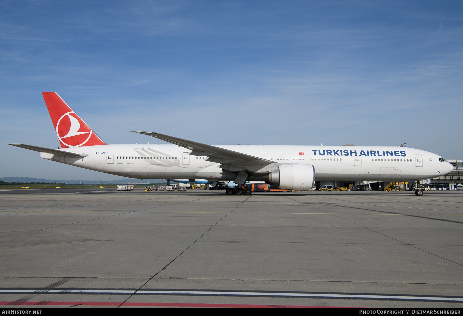 Aircraft Photo of TC-LJG | Boeing 777-3F2/ER | Turkish Airlines | AirHistory.net #678100