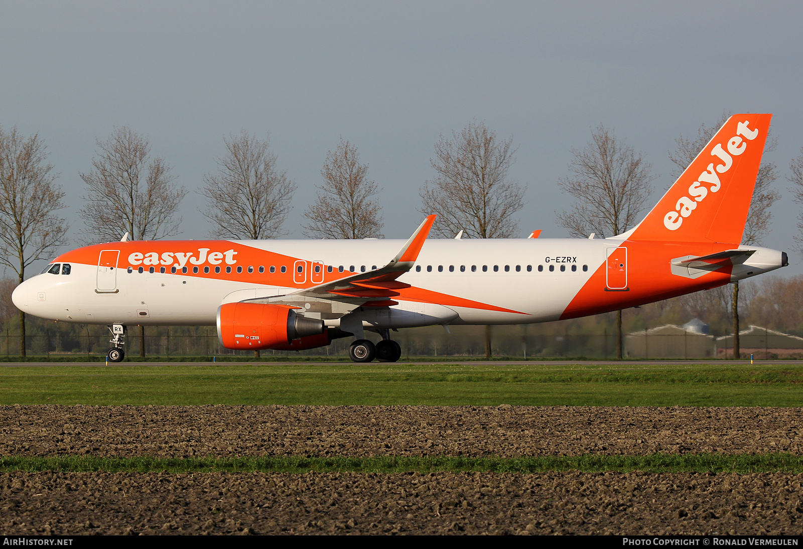 Aircraft Photo of G-EZRX | Airbus A320-214 | EasyJet | AirHistory.net #678146