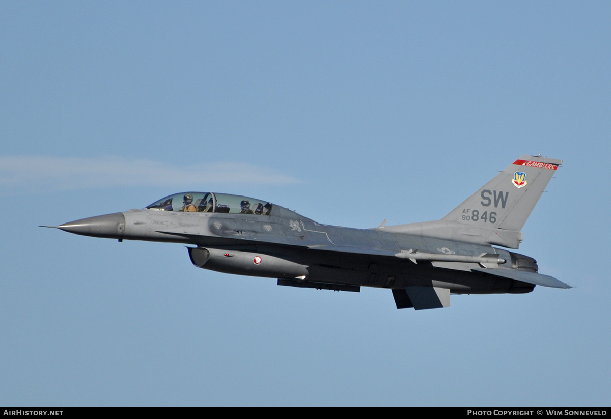 Aircraft Photo of 90-0846 / AF90-846 | Lockheed F-16DM Fighting Falcon | USA - Air Force | AirHistory.net #678231