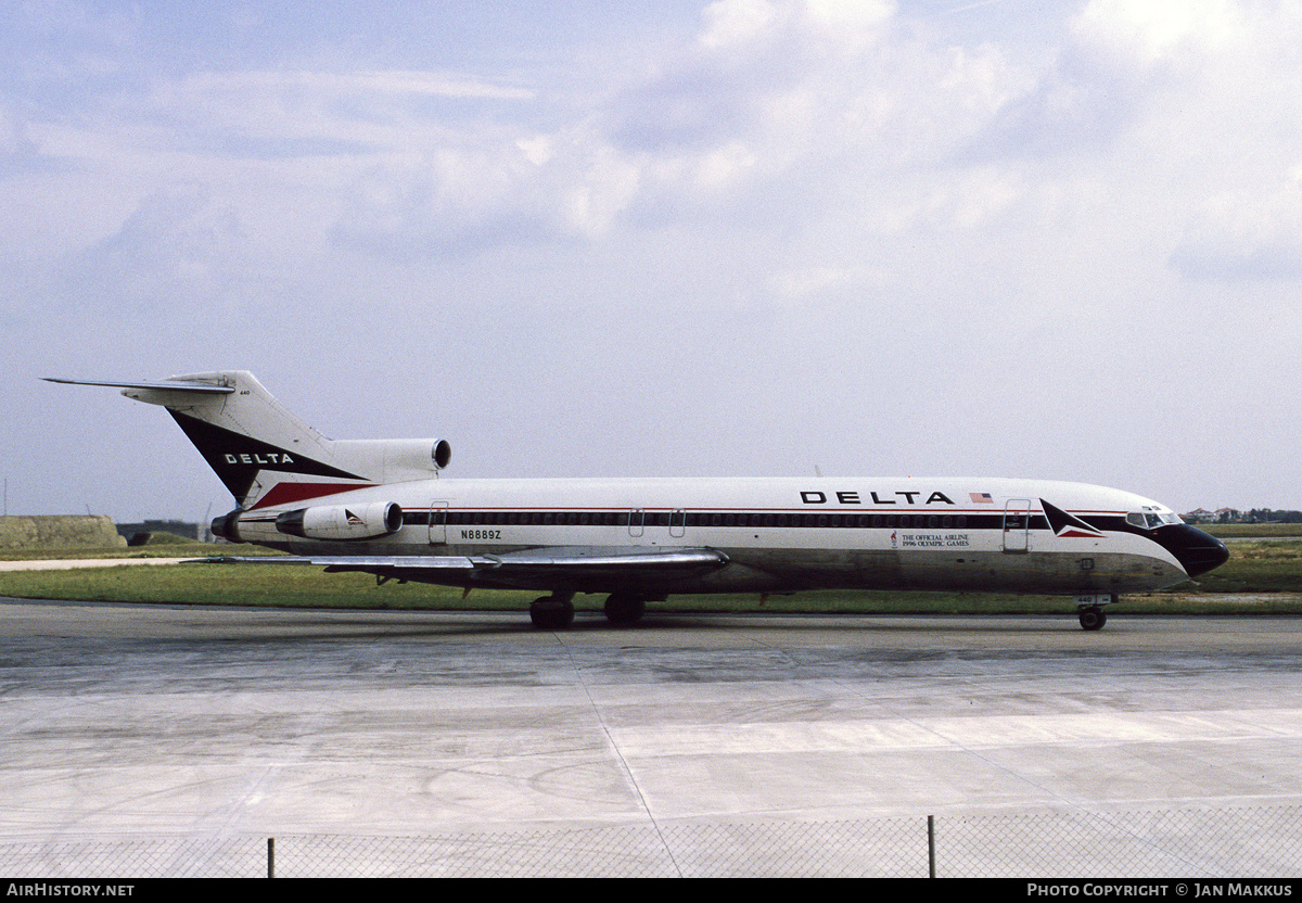 Aircraft Photo of N8889Z | Boeing 727-225 | Delta Air Lines | AirHistory.net #678327
