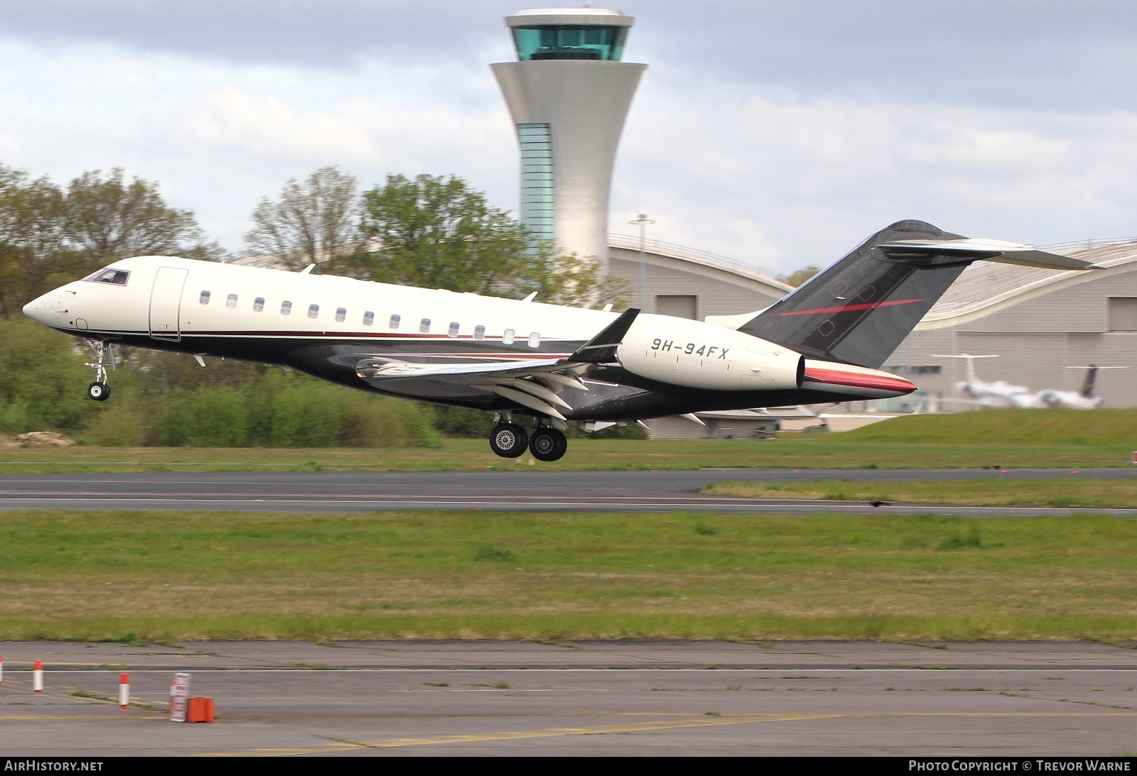 Aircraft Photo of 9H-94FX | Bombardier Global Express XRS (BD-700-1A10) | AirHistory.net #678342