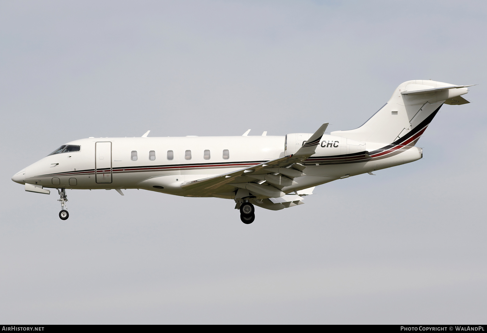 Aircraft Photo of CS-CHC | Bombardier Challenger 350 (BD-100-1A10) | AirHistory.net #678363