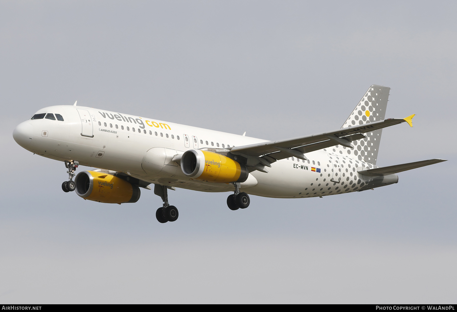 Aircraft Photo of EC-MVN | Airbus A320-232 | Vueling Airlines | AirHistory.net #678391