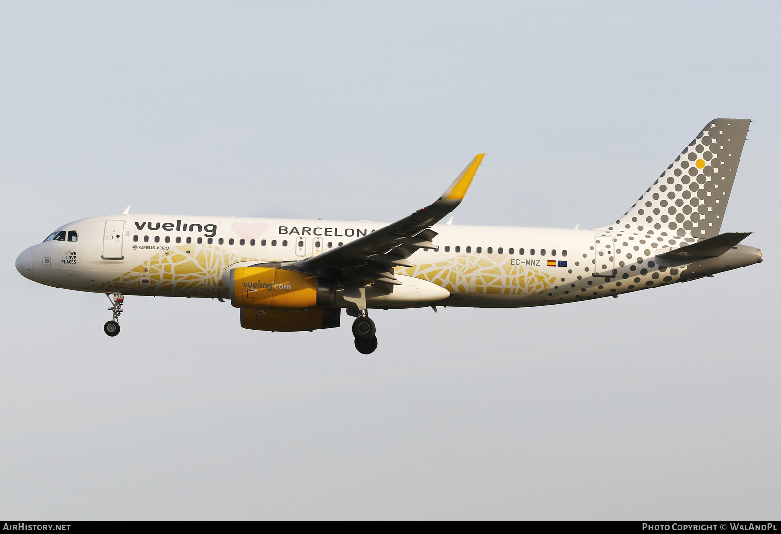 Aircraft Photo of EC-MNZ | Airbus A320-232 | Vueling Airlines | AirHistory.net #678396
