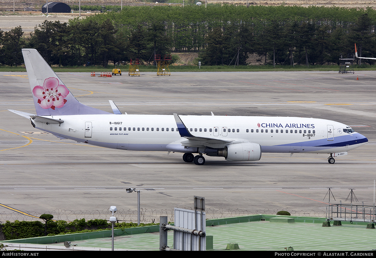 Aircraft Photo of B-18617 | Boeing 737-809 | China Airlines | AirHistory.net #678431