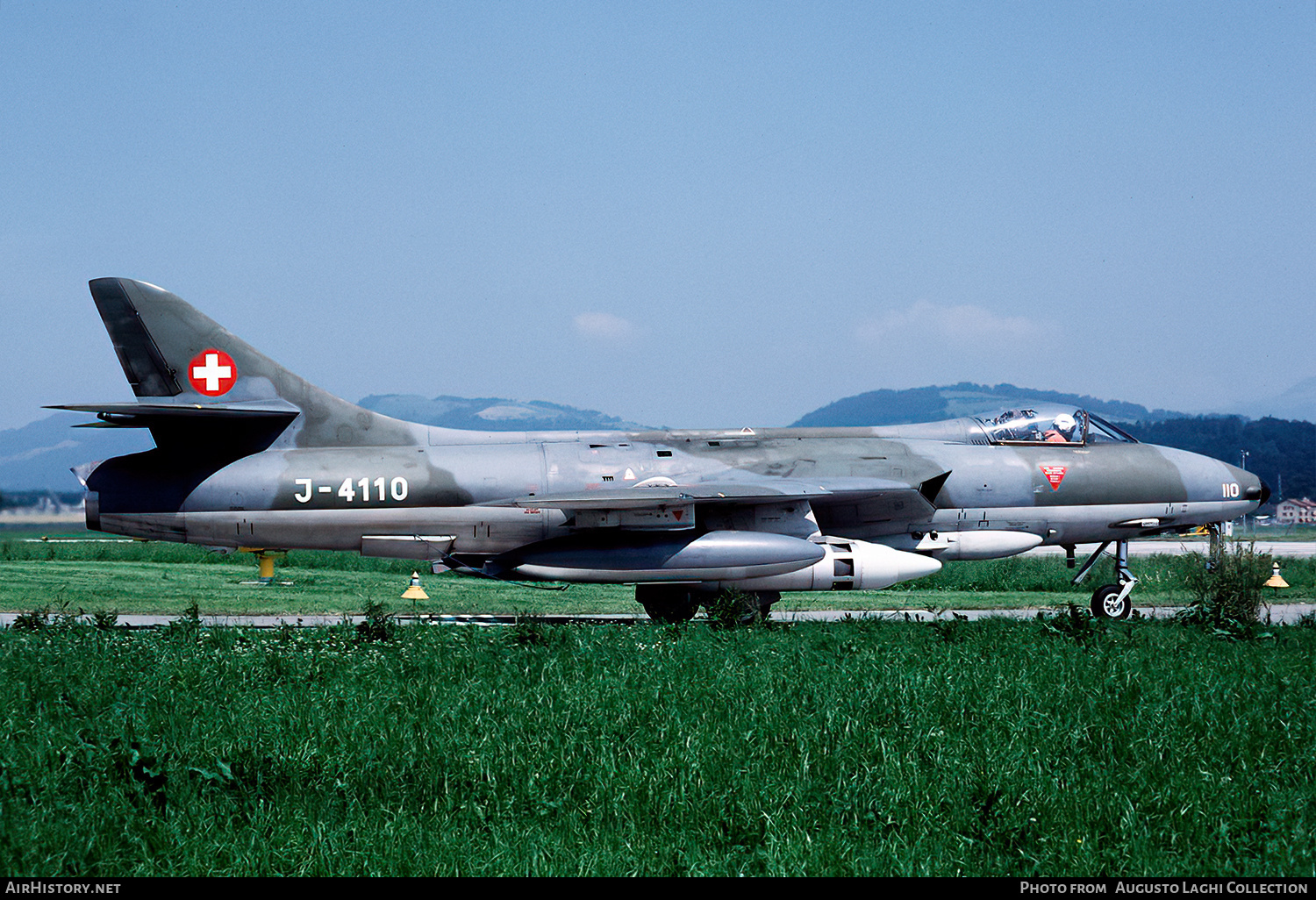 Aircraft Photo of J-4110 | Hawker Hunter F58A | Switzerland - Air Force | AirHistory.net #678470
