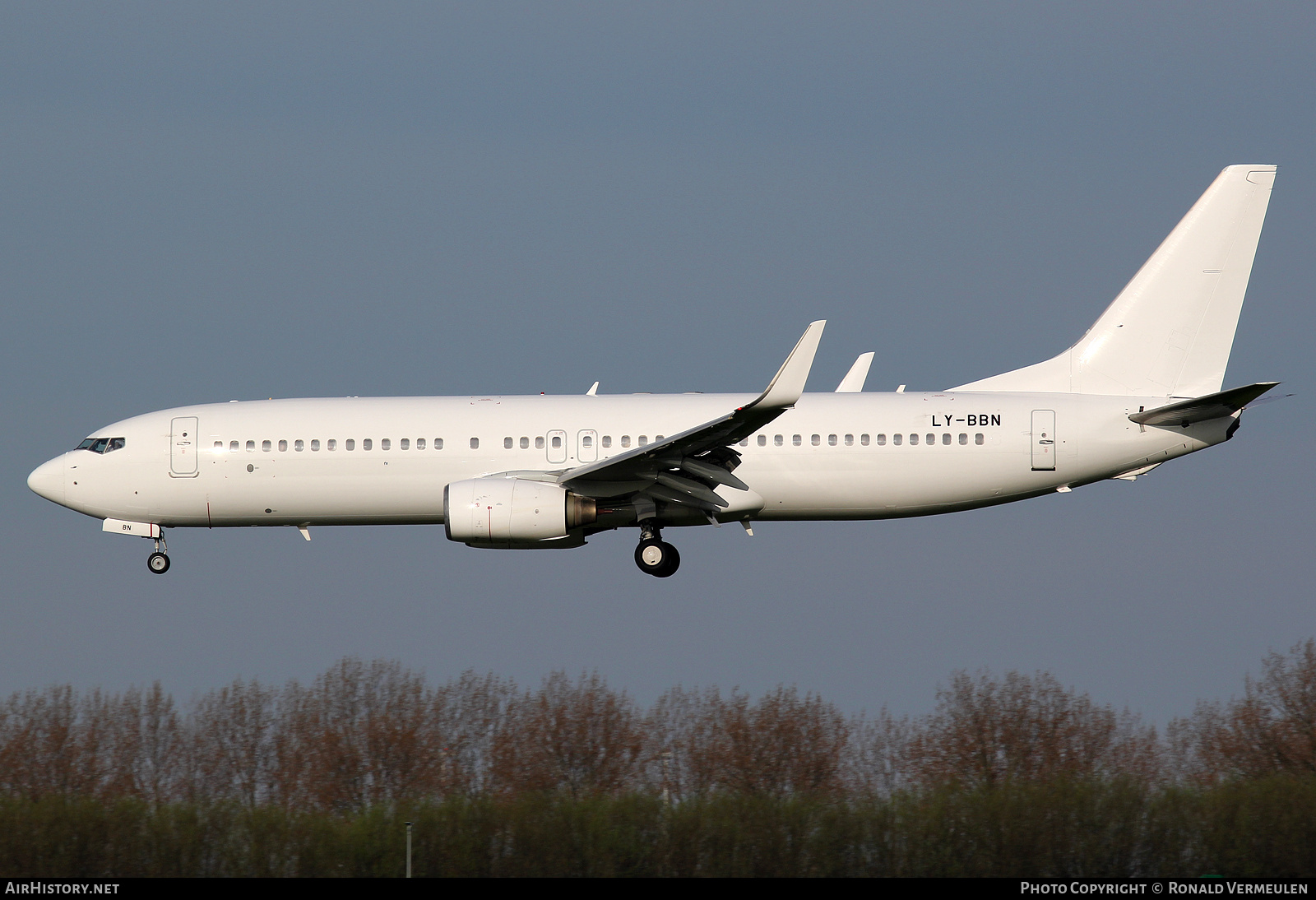 Aircraft Photo of LY-BBN | Boeing 737-8GJ | AirHistory.net #678525