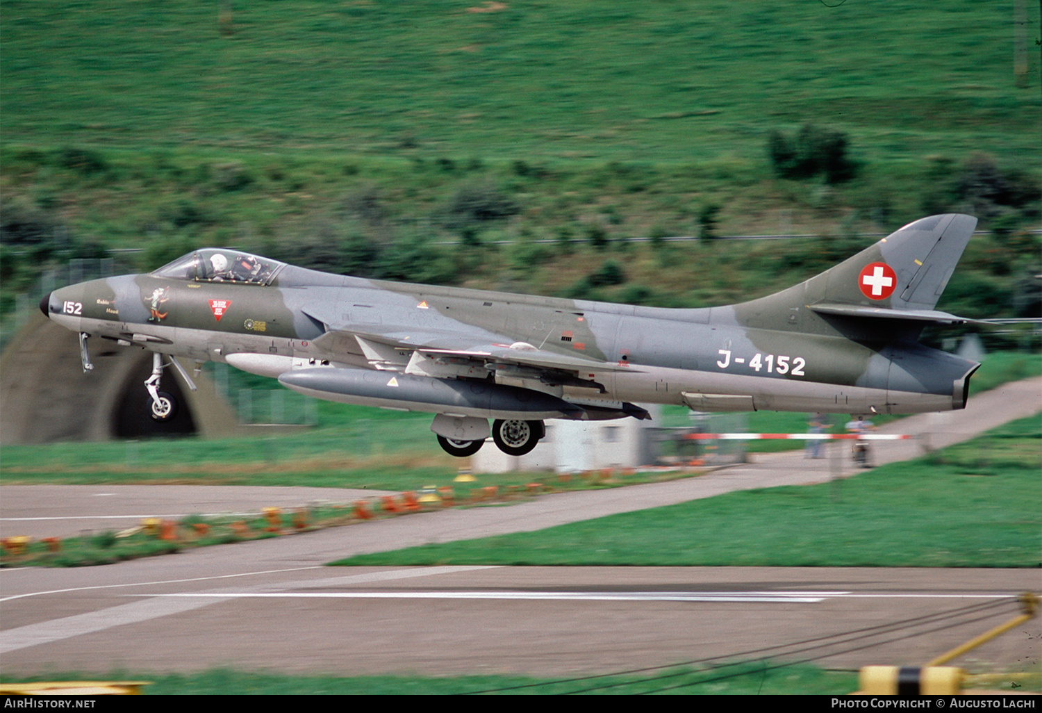 Aircraft Photo of J-4152 | Hawker Hunter F58A | Switzerland - Air Force | AirHistory.net #678558