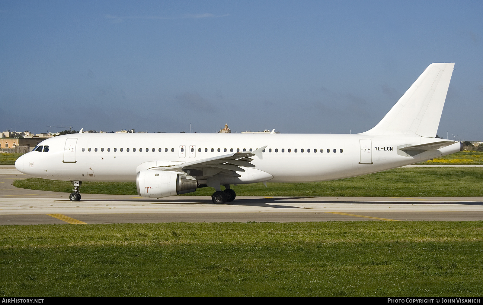 Aircraft Photo of YL-LCM | Airbus A320-211 | AirHistory.net #678625