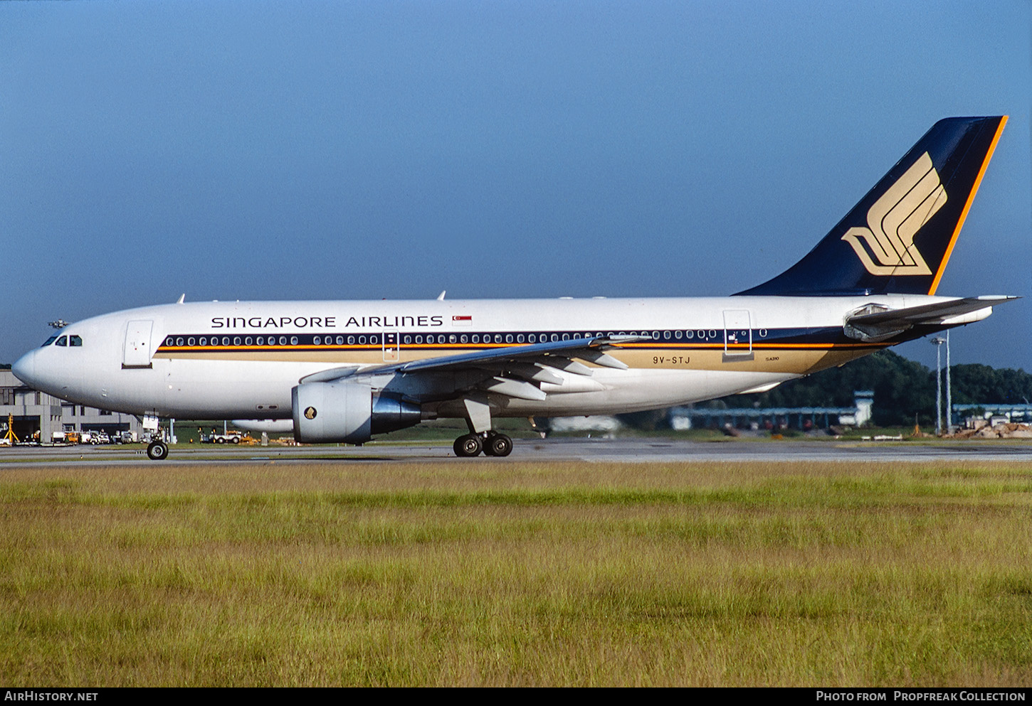 Aircraft Photo of 9V-STJ | Airbus A310-222 | Singapore Airlines | AirHistory.net #678628