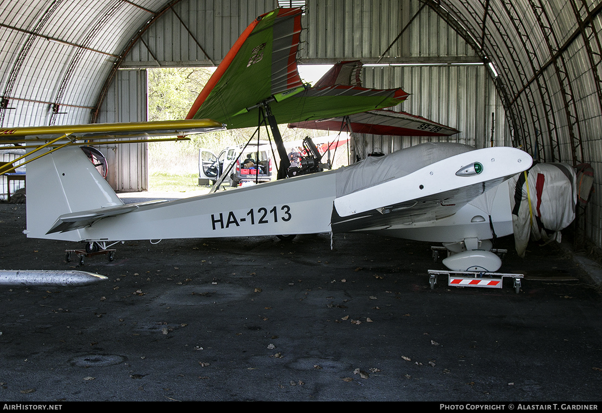 Aircraft Photo of HA-1213 | Scheibe SF-25C Falke | AirHistory.net #678721