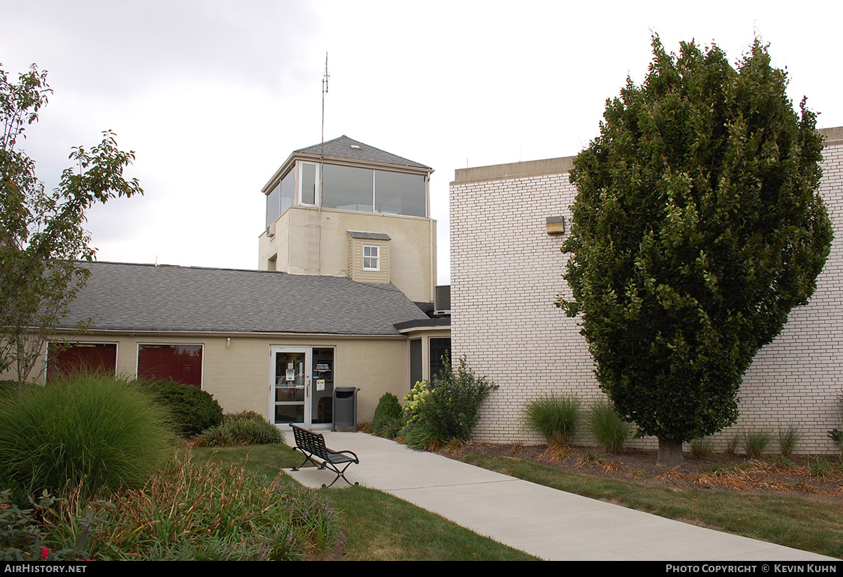 Airport photo of Columbus - Ohio State University (KOSU / OSU) in Ohio, United States | AirHistory.net #678810