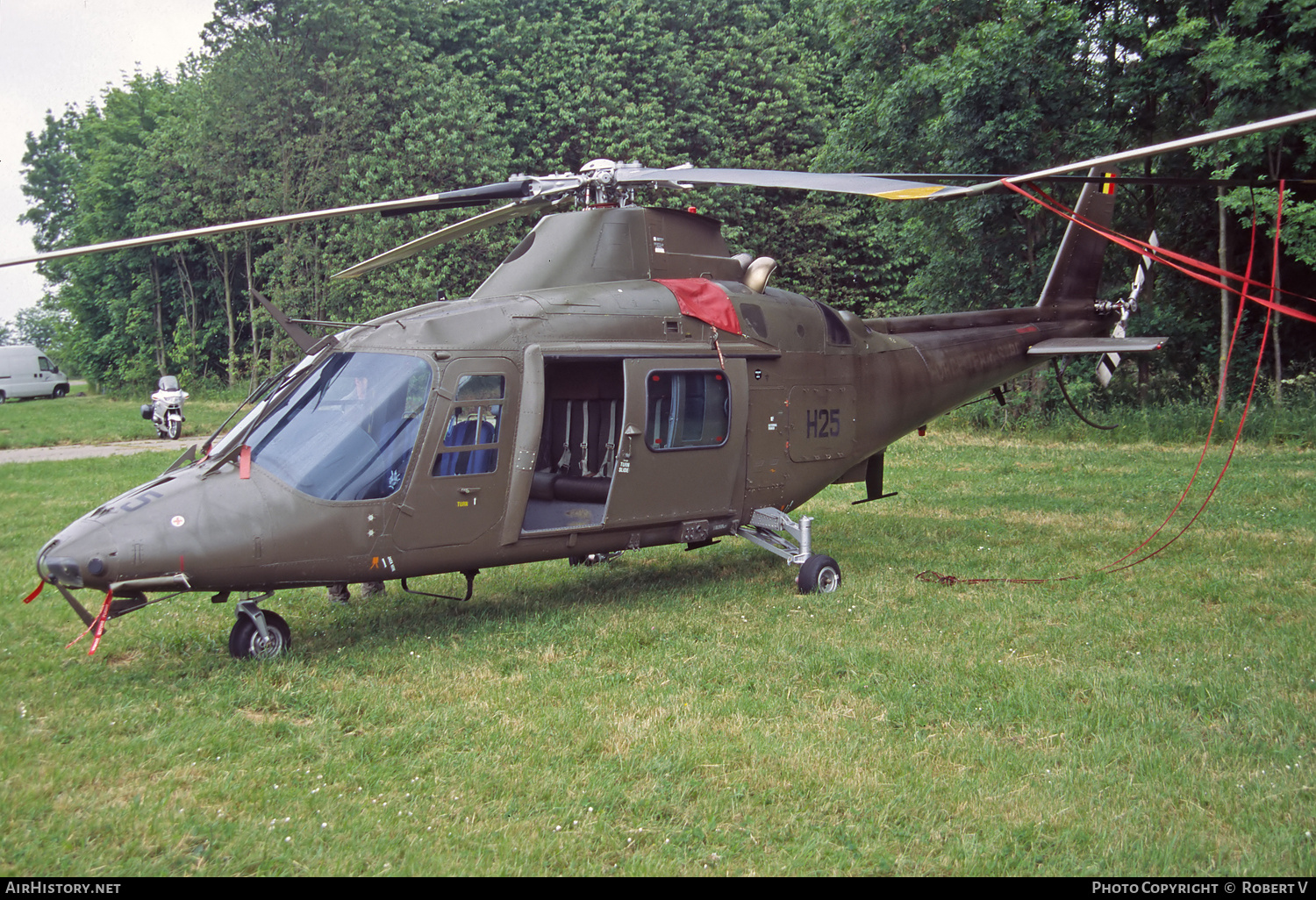 Aircraft Photo of H25 | Agusta A-109HA (A-109BA) | Belgium - Army | AirHistory.net #678830