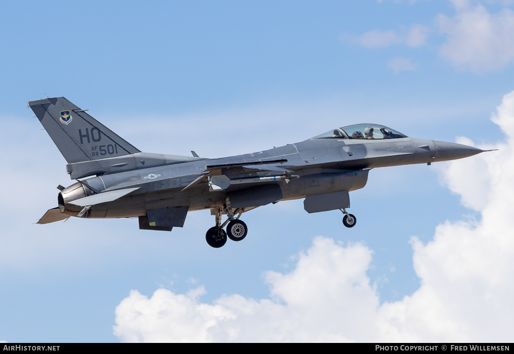 Aircraft Photo of 88-0501 / AF88-501 | General Dynamics F-16CG Fighting Falcon | USA - Air Force | AirHistory.net #678907