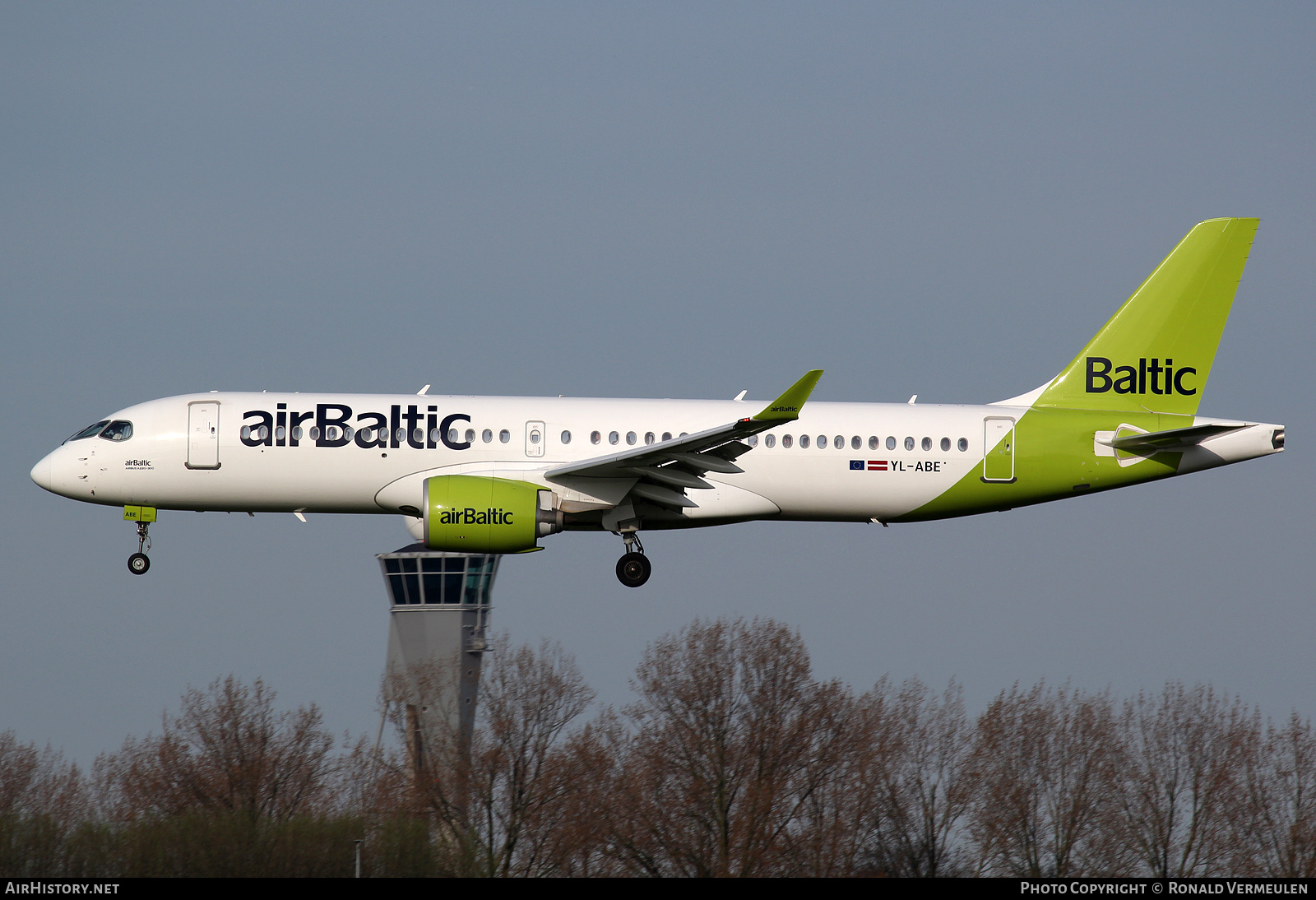 Aircraft Photo of YL-ABE | Airbus A220-371 (BD-500-1A11) | AirBaltic | AirHistory.net #678941