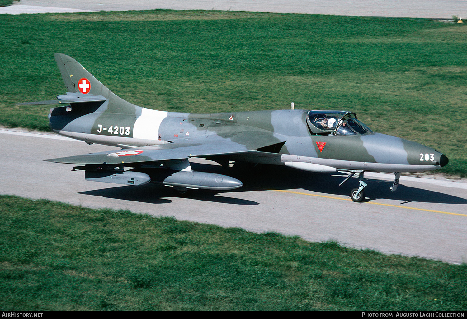 Aircraft Photo of J-4203 | Hawker Hunter T68 | Switzerland - Air Force | AirHistory.net #678963