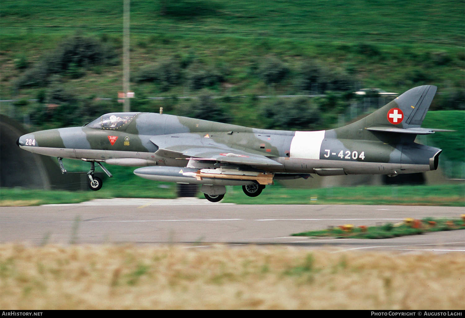 Aircraft Photo of J-4204 | Hawker Hunter T68 | Switzerland - Air Force | AirHistory.net #679086