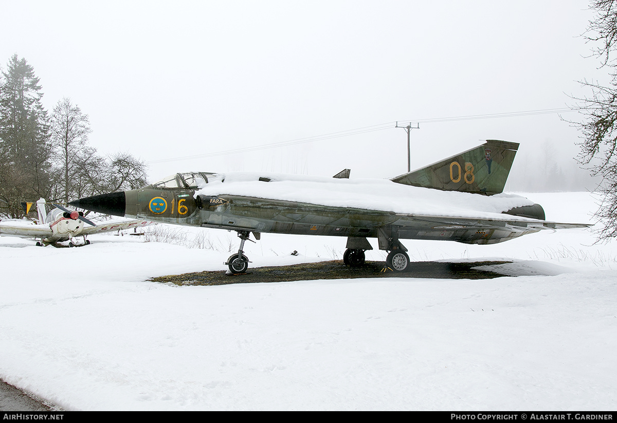 Aircraft Photo of 35457 | Saab J35F-1 Draken | Sweden - Air Force | AirHistory.net #679095