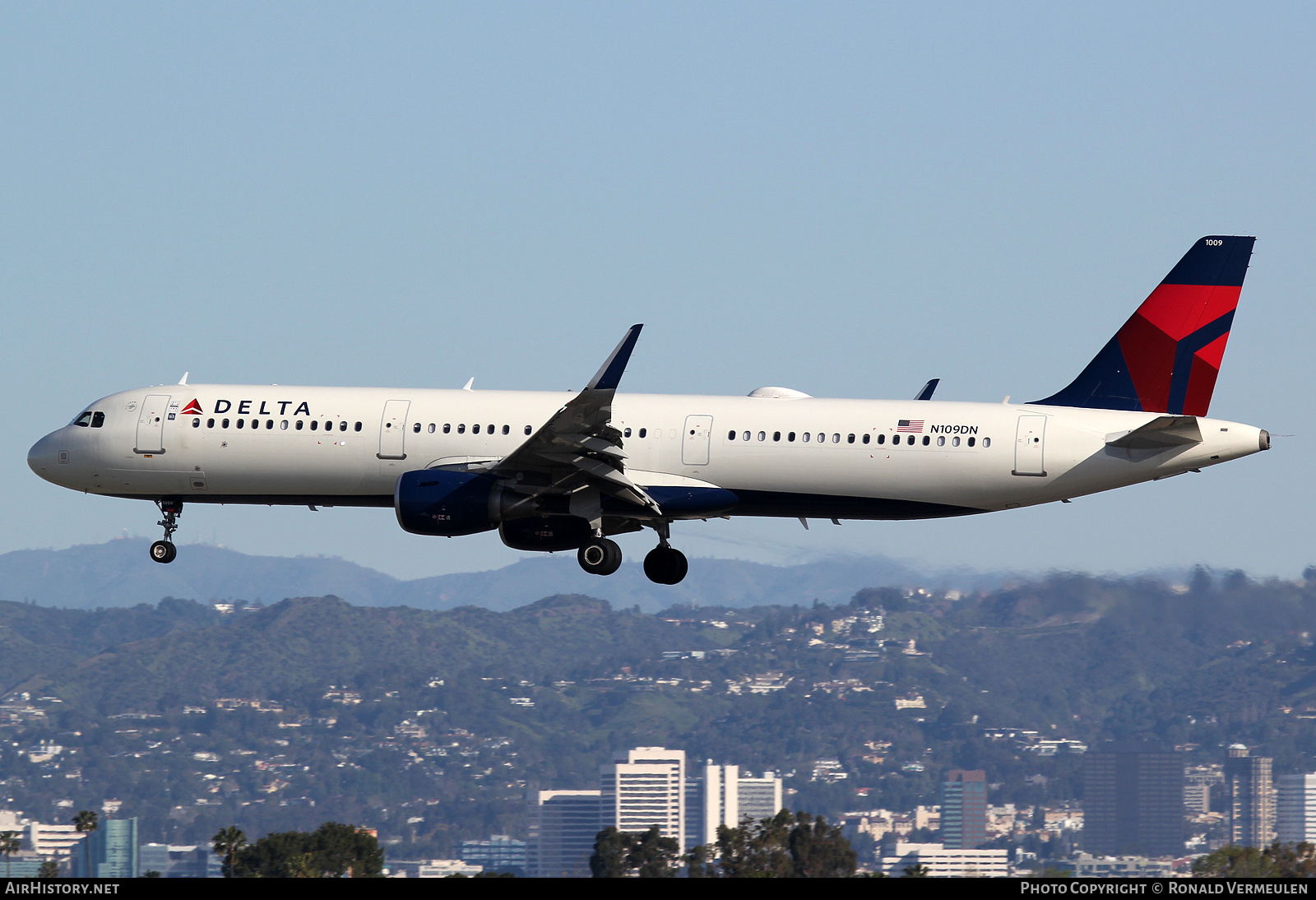 Aircraft Photo of N109DN | Airbus A321-211 | Delta Air Lines | AirHistory.net #679370