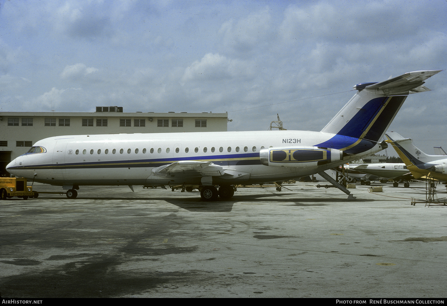 Aircraft Photo of N123H | BAC 111-414EG One-Eleven | Hilton Hotels | AirHistory.net #679421