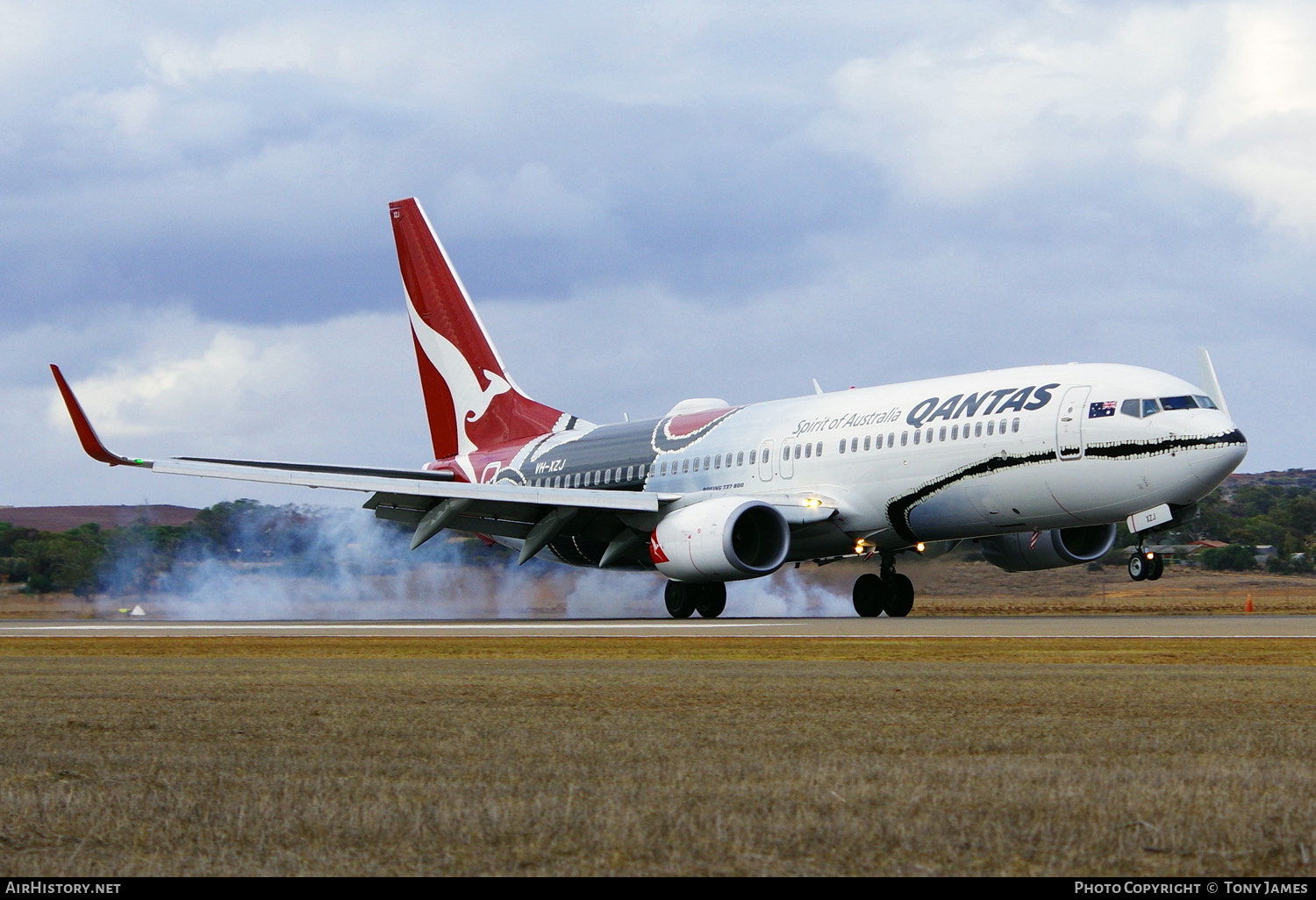 Aircraft Photo of VH-XZJ | Boeing 737-838 | Qantas | AirHistory.net #679522