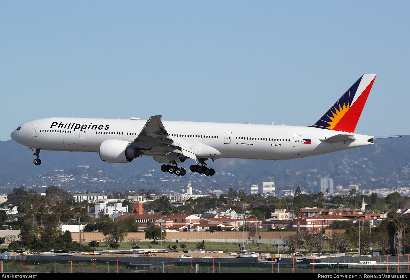 Aircraft Photo of RP-C7772 | Boeing 777-3F6/ER | Philippine Airlines | AirHistory.net #679610