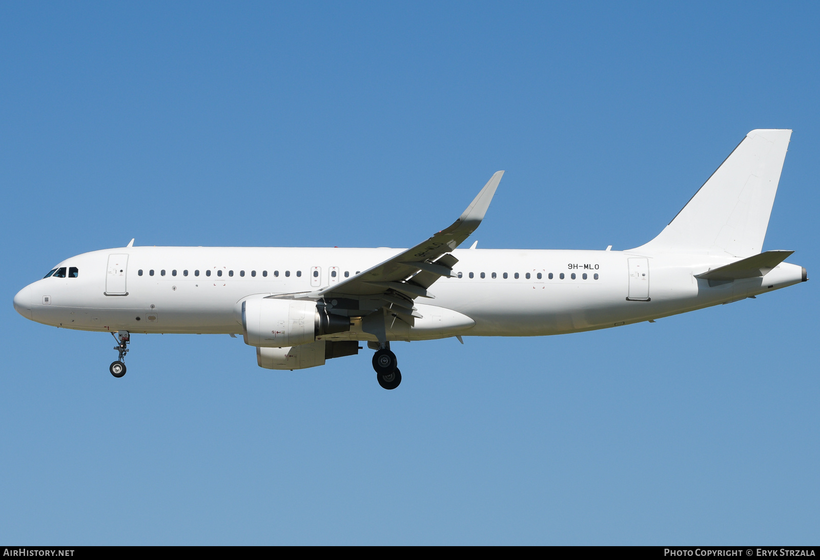 Aircraft Photo of 9H-MLO | Airbus A320-214 | AirHistory.net #679705