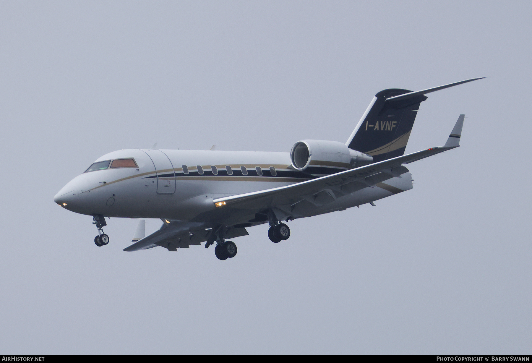 Aircraft Photo of I-AVNF | Bombardier Challenger 604 (CL-600-2B16) | AirHistory.net #679808