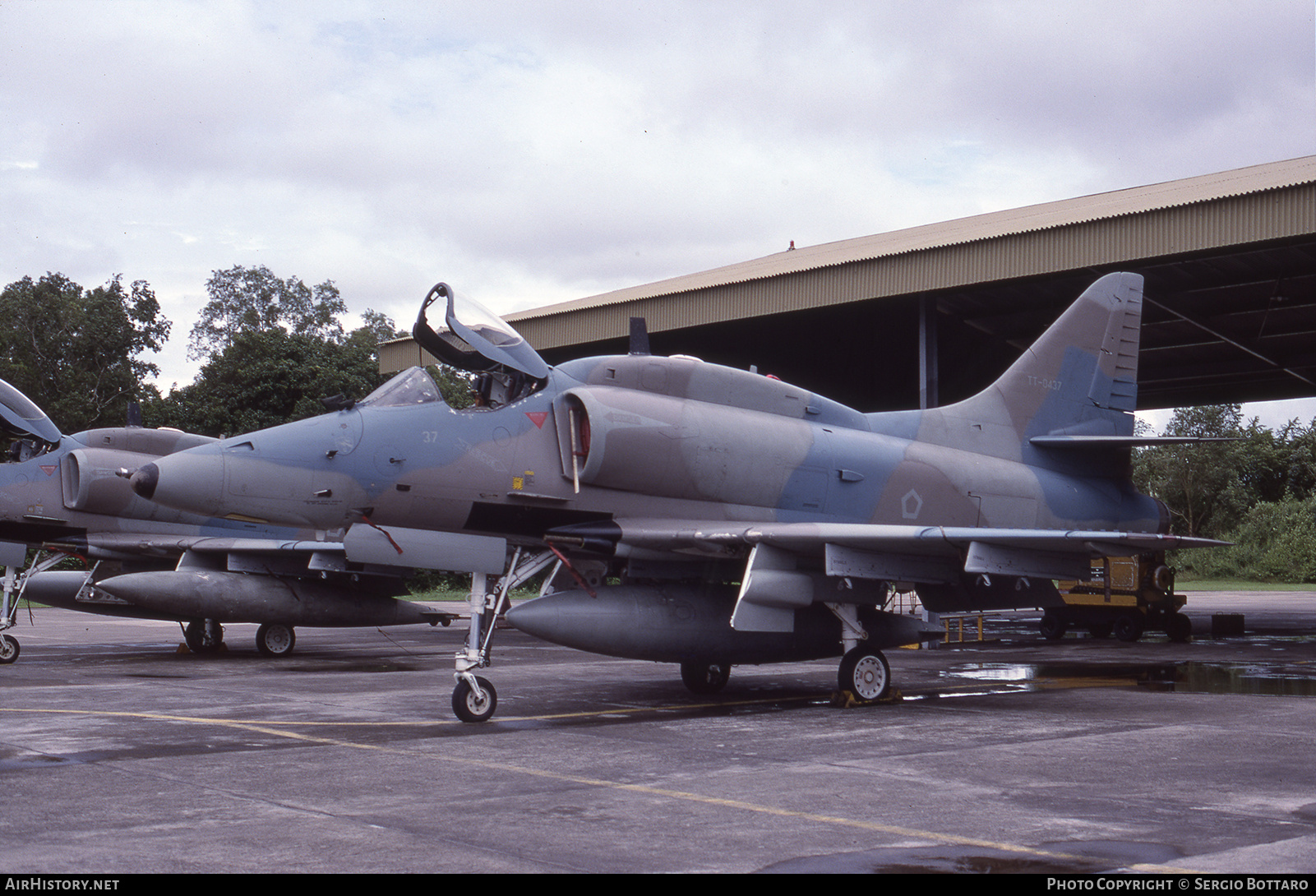 www.airhistory.net