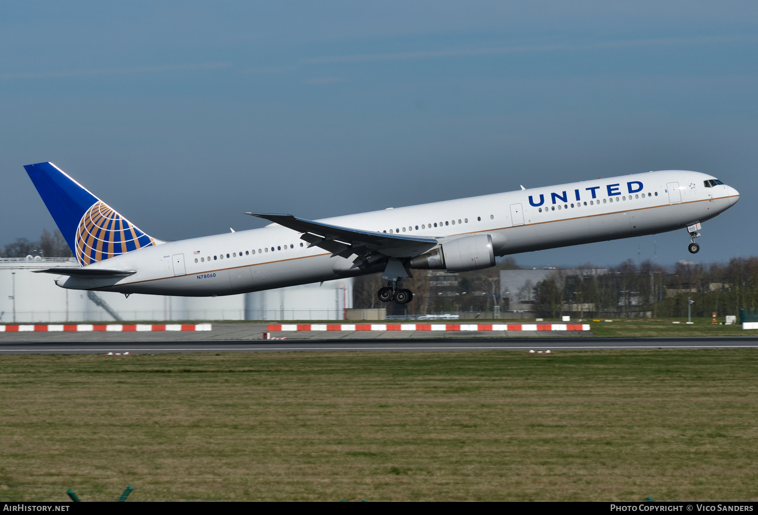 Aircraft Photo of N78060 | Boeing 767-424/ER | United Airlines | AirHistory.net #679865