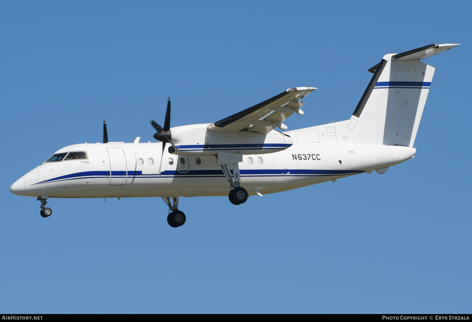 Aircraft Photo of N637CC | De Havilland Canada DHC-8-202Q Dash 8 | AirHistory.net #679883