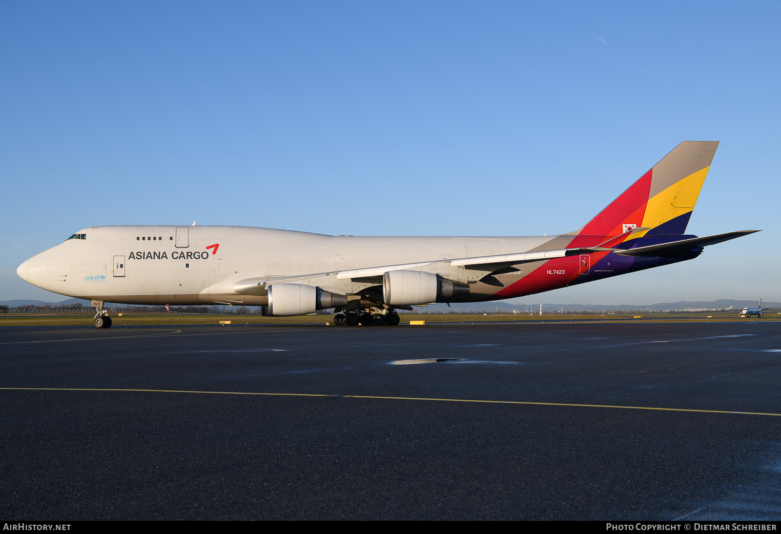 Aircraft Photo of HL7423 | Boeing 747-48EM | Asiana Airlines Cargo | AirHistory.net #680053