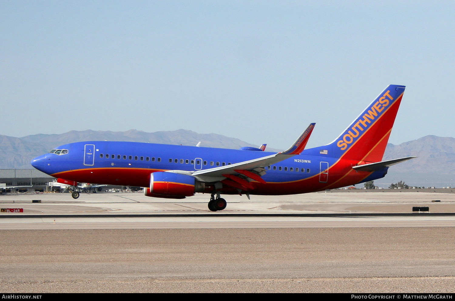 Aircraft Photo of N213WN | Boeing 737-7H4 | Southwest Airlines | AirHistory.net #680088
