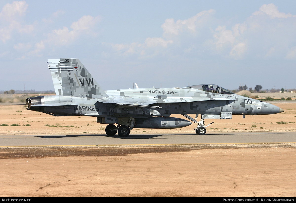 Aircraft Photo of 165188 | McDonnell Douglas F/A-18C Hornet | USA - Marines | AirHistory.net #680124