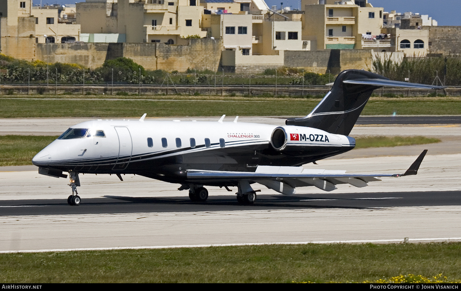 Aircraft Photo of M-OZZA | Bombardier Challenger 300 (BD-100-1A10) | AirHistory.net #680146