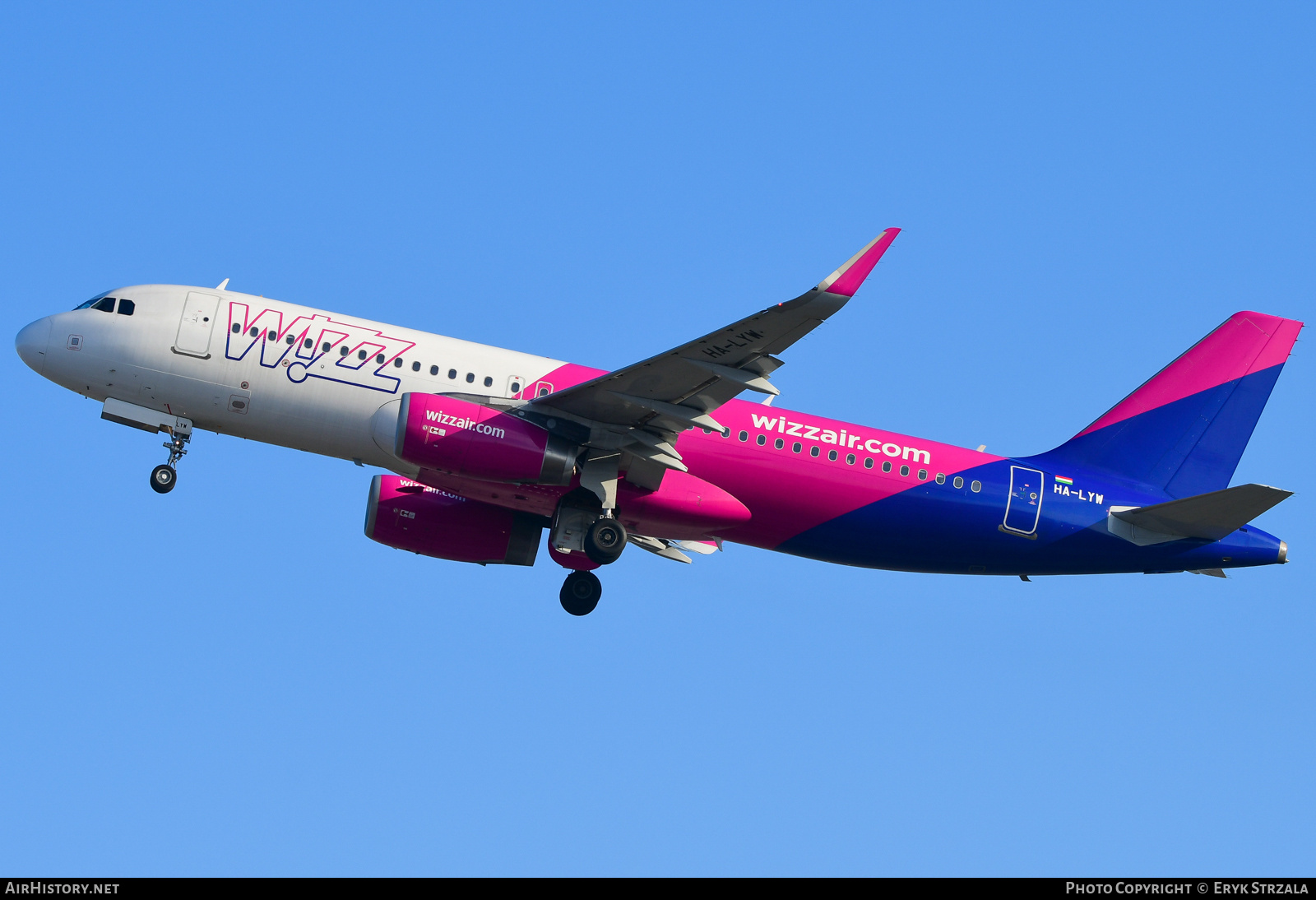 Aircraft Photo of HA-LYW | Airbus A320-232 | Wizz Air | AirHistory.net #680183