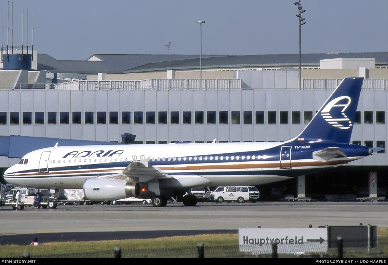 Aircraft Photo of YU-AOB | Airbus A320-231 | Adria Airways | AirHistory.net #680263