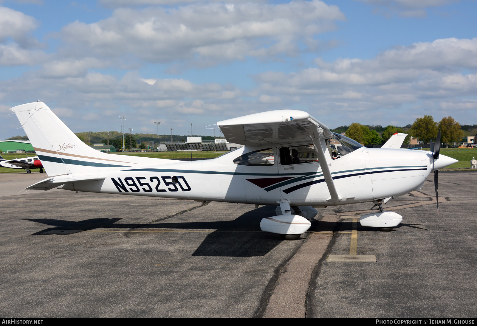 Aircraft Photo of N9525D | Cessna 182S Skylane | AirHistory.net #680502