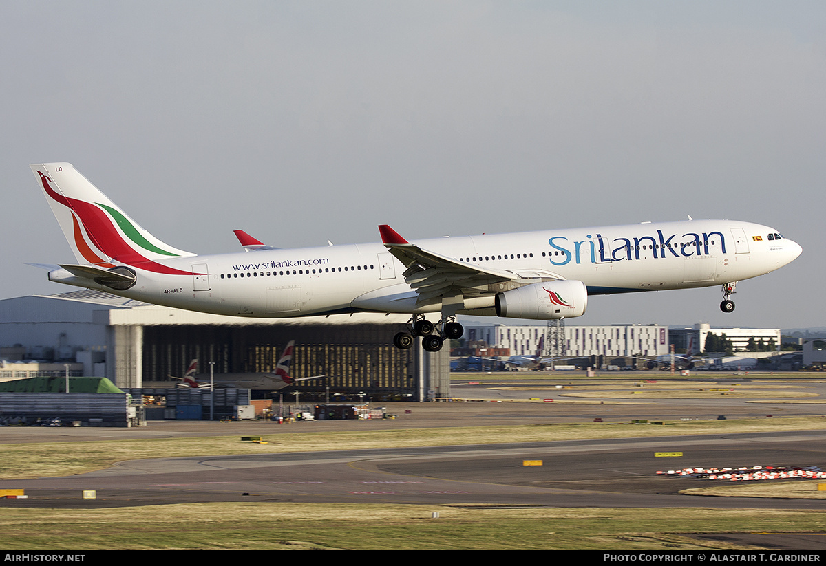 Aircraft Photo of 4R-ALD | Airbus A330-243 | SriLankan Airlines | AirHistory.net #680524