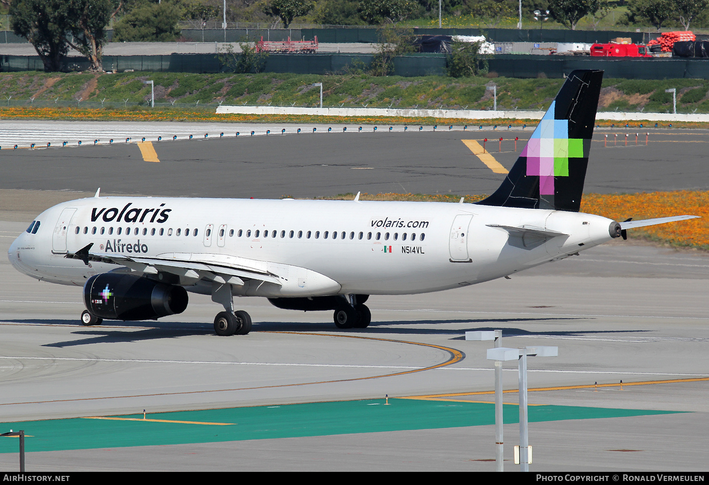 Aircraft Photo of N514VL | Airbus A320-233 | Volaris | AirHistory.net #680583