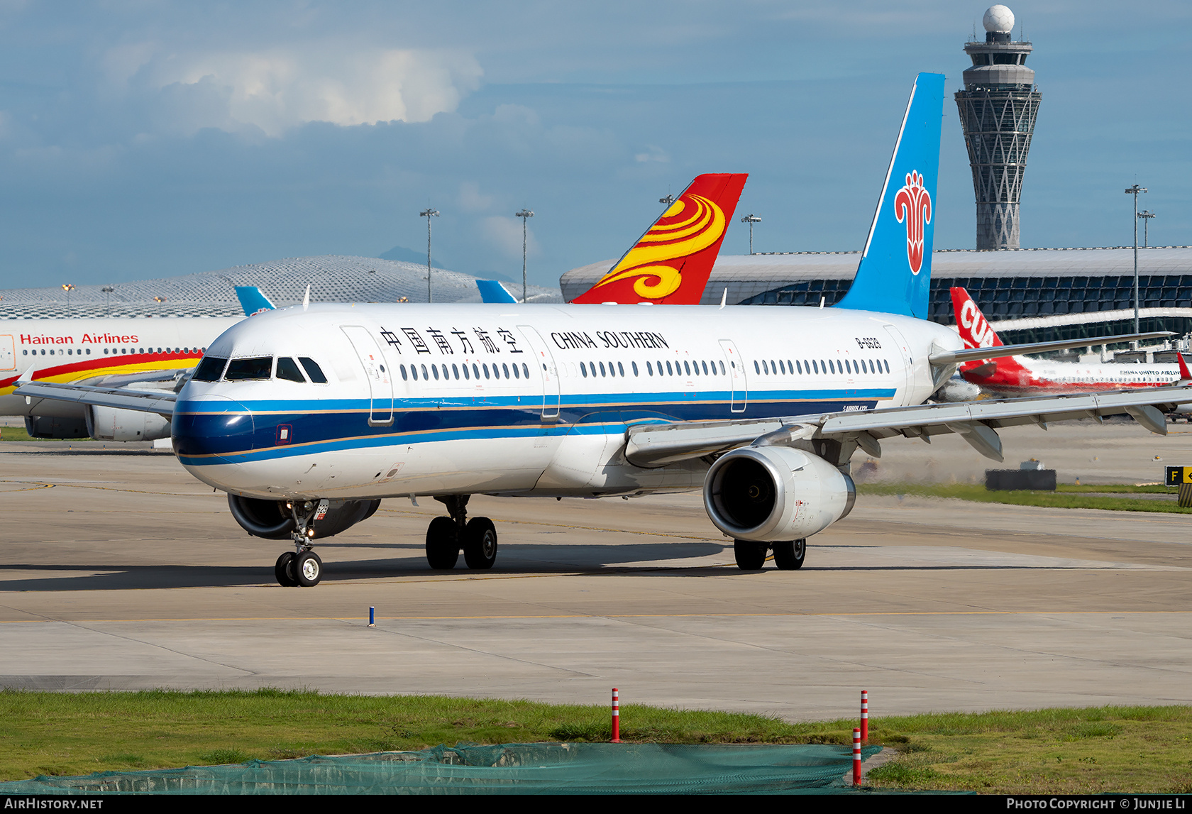 Aircraft Photo of B-6629 | Airbus A321-231 | China Southern Airlines | AirHistory.net #680654