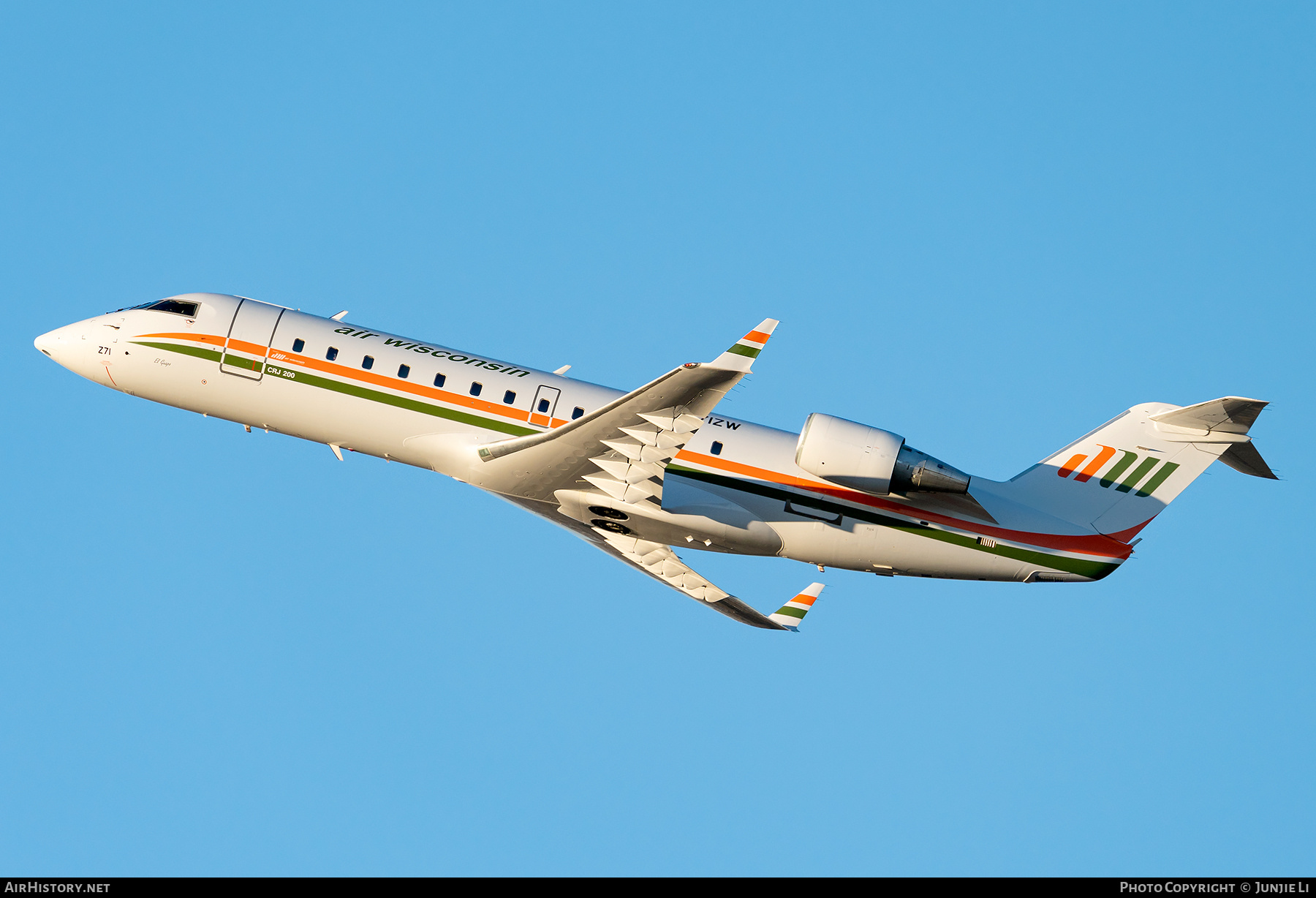 Aircraft Photo of N471ZW | Bombardier CRJ-200ER (CL-600-2B19) | Air Wisconsin | AirHistory.net #680915