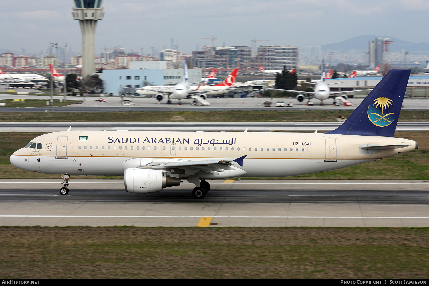 Aircraft Photo of HZ-AS41 | Airbus A320-214 | Saudi Arabian Airlines | AirHistory.net #681096